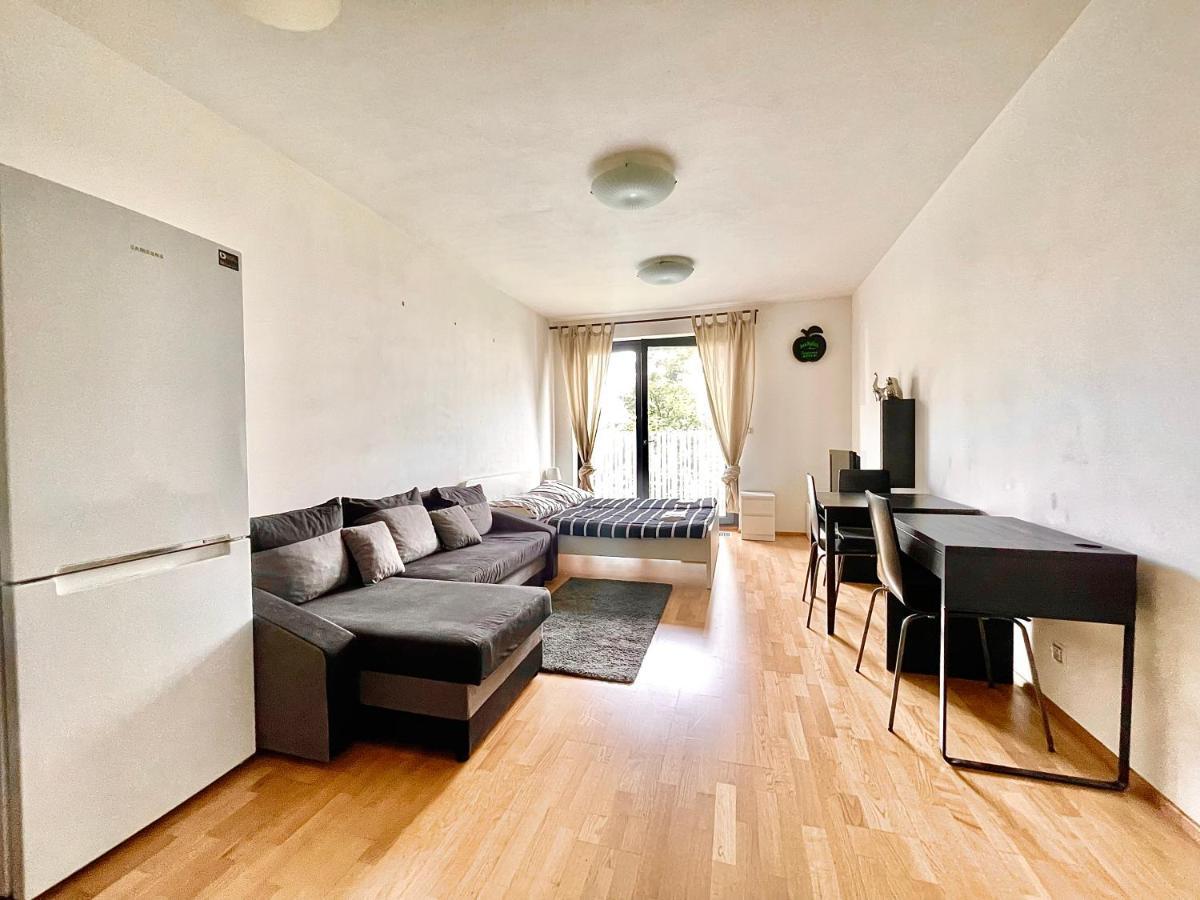 Garden Park Studio Прага Екстер'єр фото